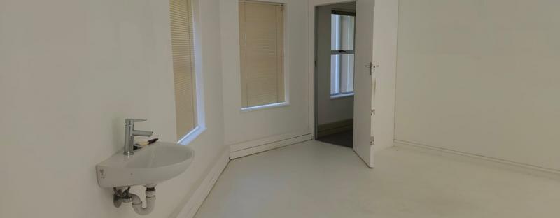 To Let Commercial Property for Rent in Vredehoek Western Cape